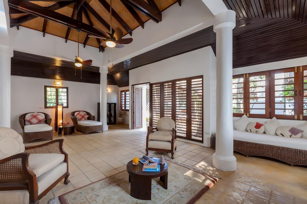 Baan Khunying - Secluded Phuket Beachfront Villa - Sha Certified Rawai Room photo